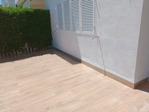 Levantado de la solería para volver a solar todo el patio